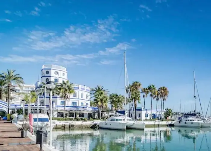 Lovely 1 Bedroom Apartment With Sea Views And Pool